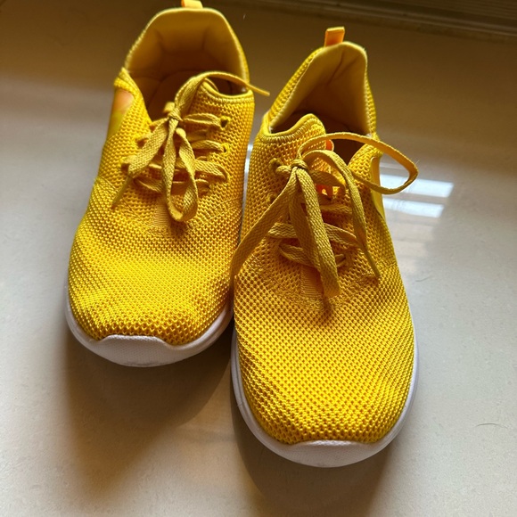 Miscellaneous items. - Picture 4 of 8